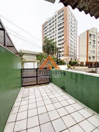 Casa para alugar com 2 quartos, 140m² - Foto 1