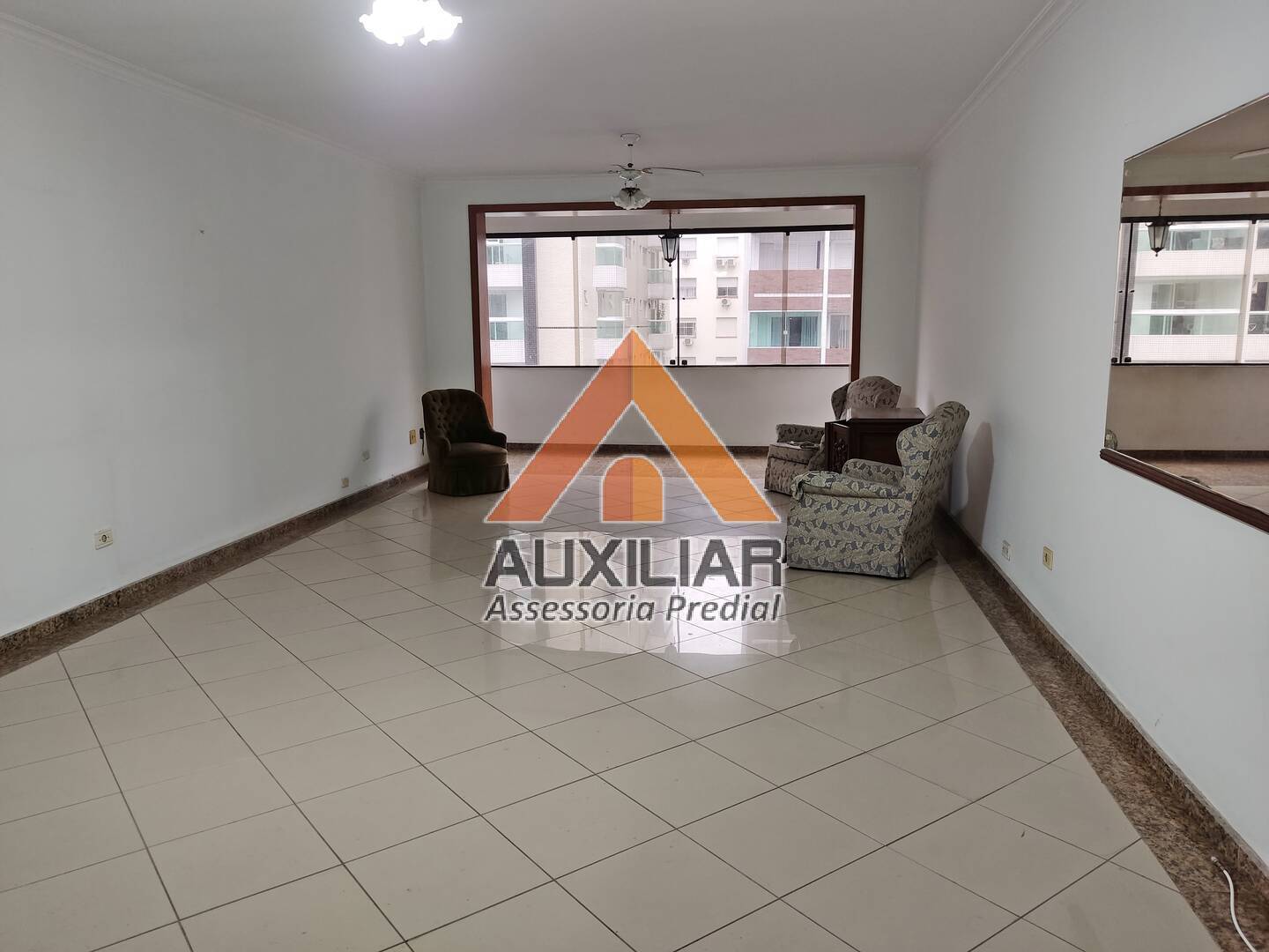 Apartamento à venda com 3 quartos, 100m² - Foto 2