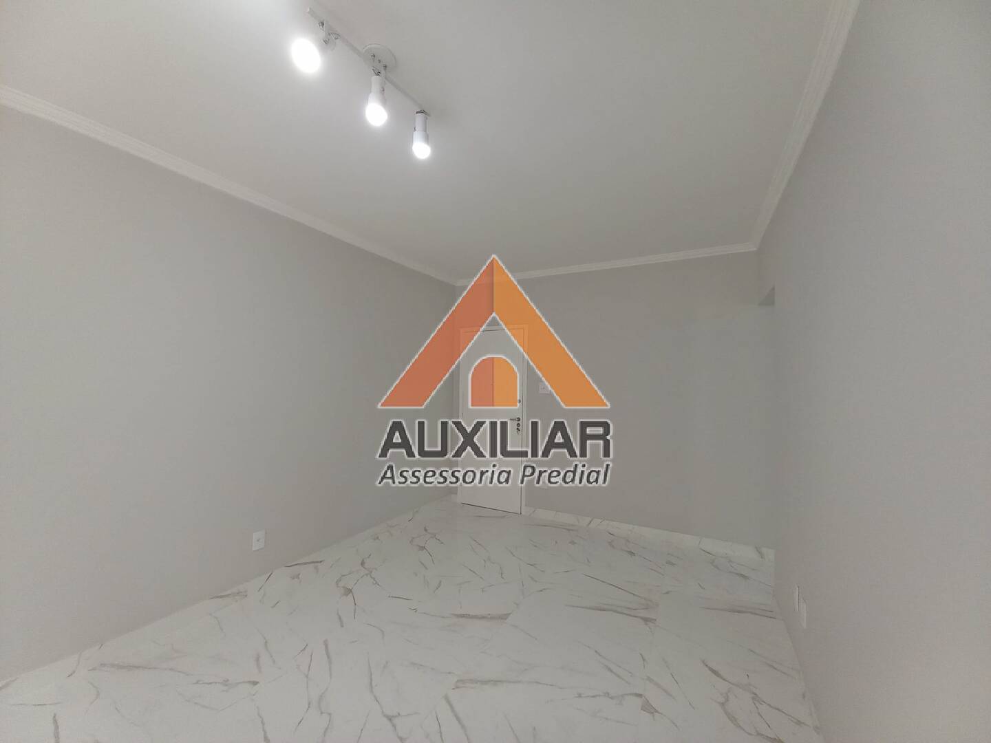 Apartamento à venda com 3 quartos, 100m² - Foto 4