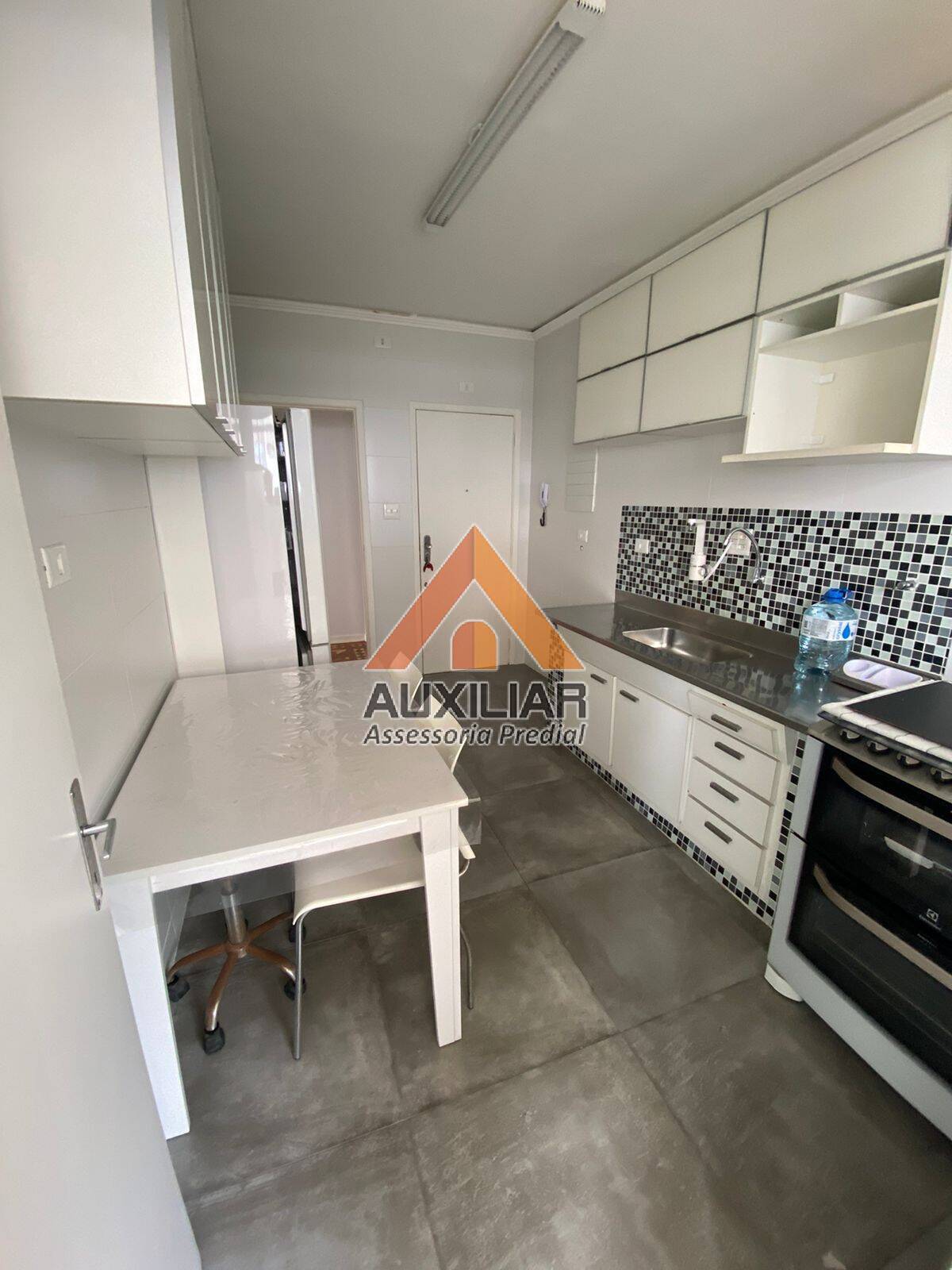 Apartamento à venda e aluguel com 3 quartos, 130m² - Foto 1