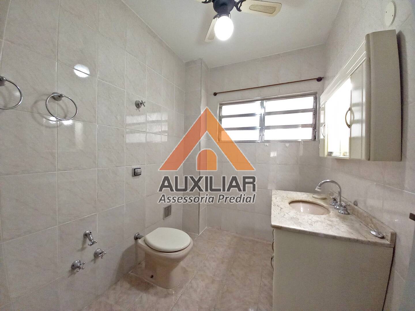 Apartamento para alugar com 3 quartos, 100m² - Foto 12