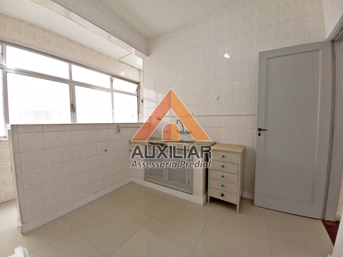 Apartamento para alugar com 3 quartos, 100m² - Foto 17