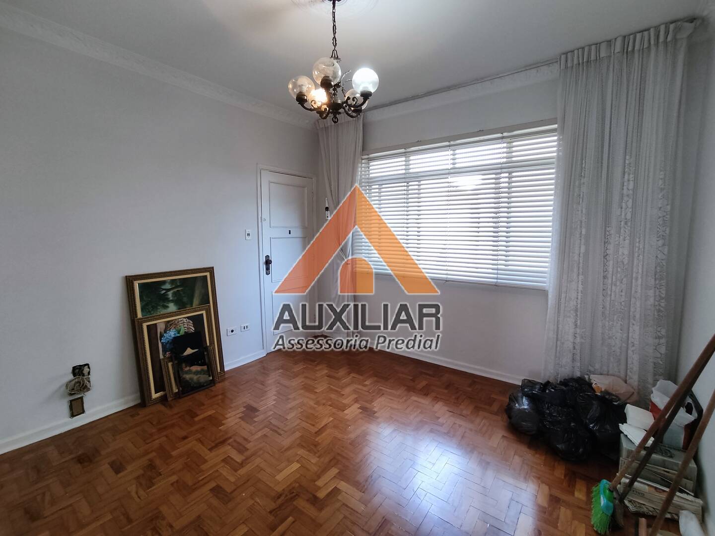 Apartamento à venda com 2 quartos, 70m² - Foto 1